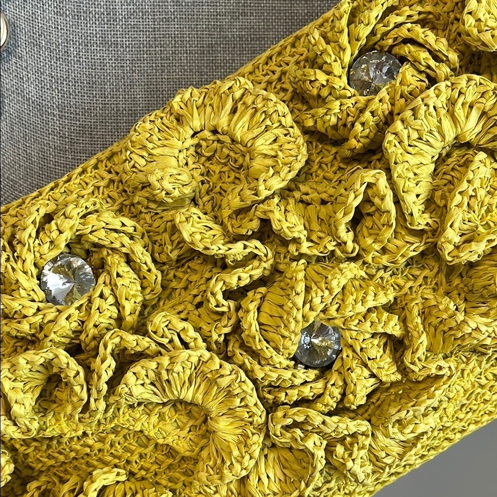 Zara NWOT Chartreuse Ruffled Raffia Shoulder Bag Gold Chain Strap - Picture 2 of 14